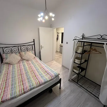 Pupa Nyaraló Povljana